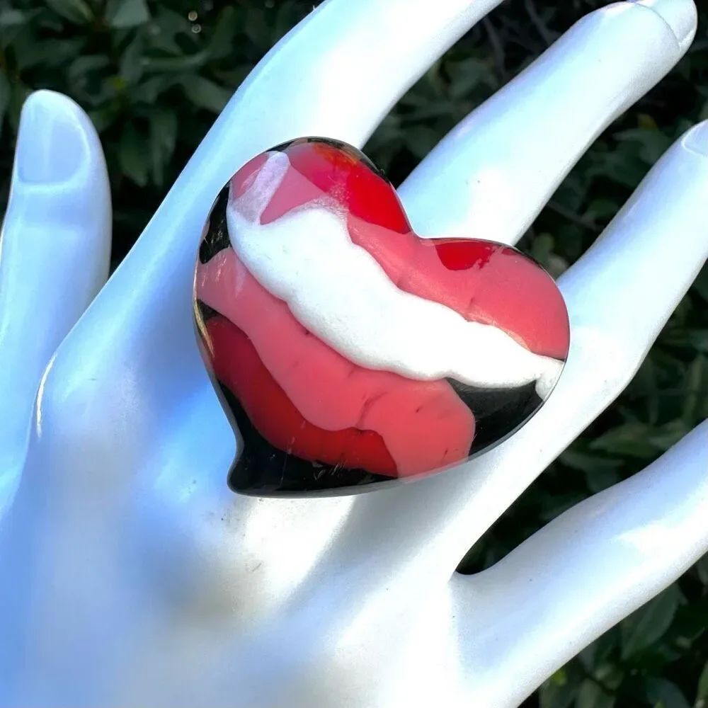 Pink โred cream black heart cocktail ring